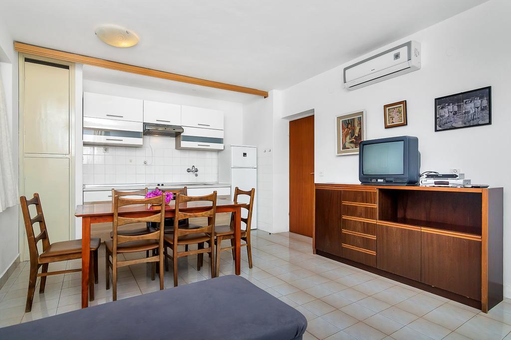 Apartmani Cico Gdinj Exterior foto