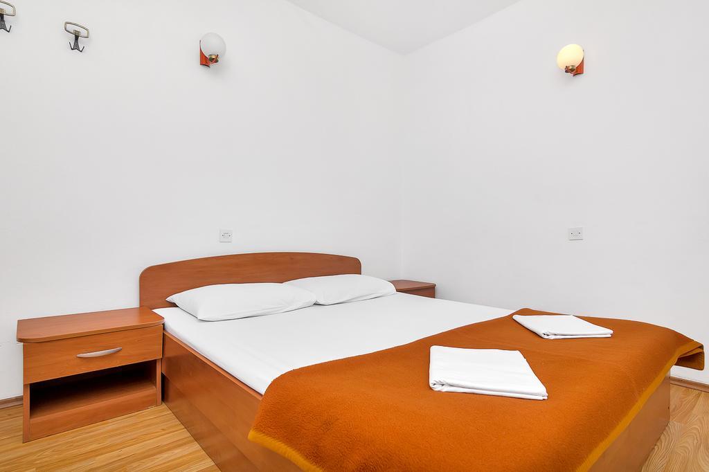 Apartmani Cico Gdinj Exterior foto