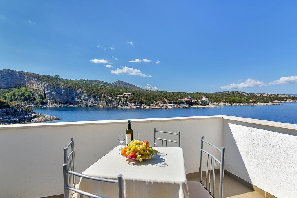 Apartmani Cico Gdinj Exterior foto